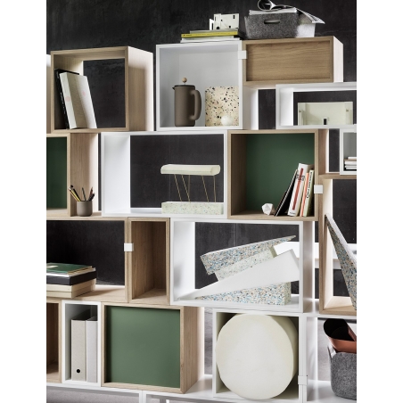 Stacked Medium - Con Retro