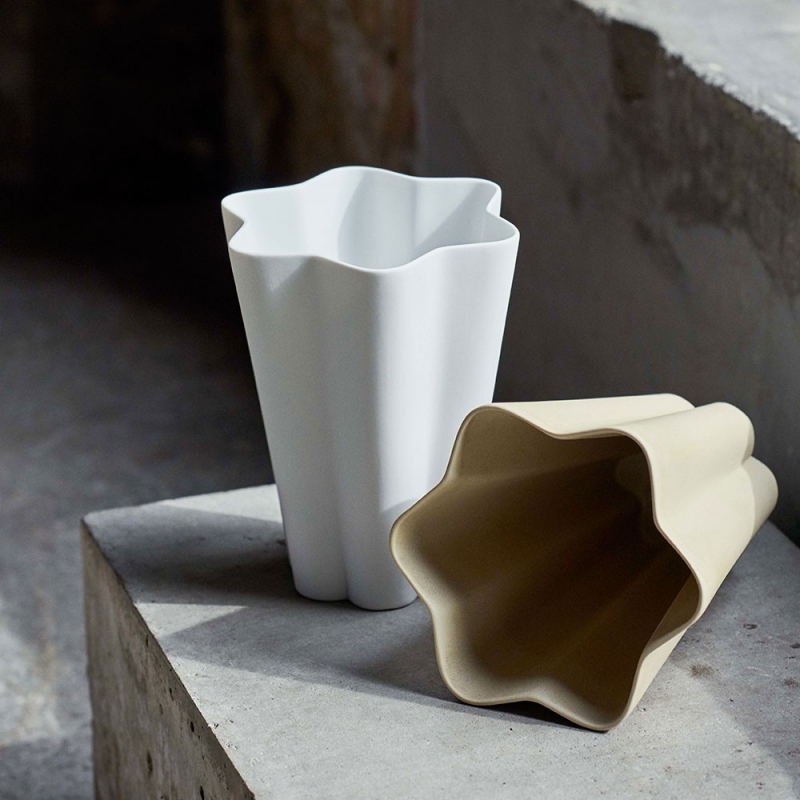 Iris Vase L Iris Vase L
