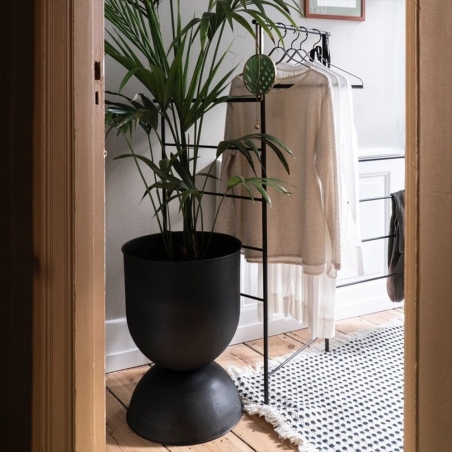 Hourglass Pot