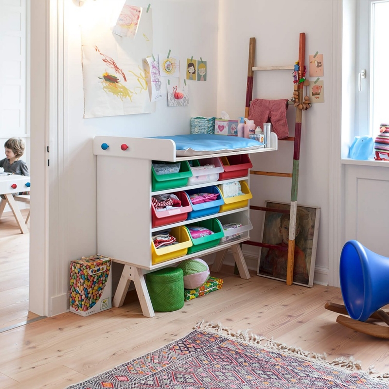 Famille Garage_Store Large With Changing Table