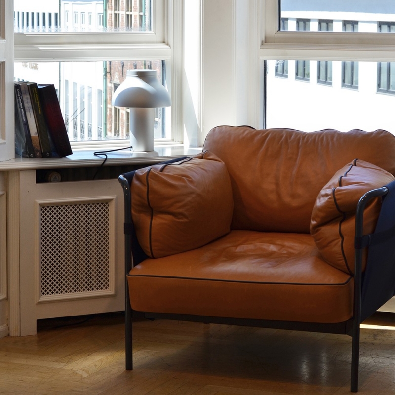 Can 1 Seater_ Black Steel Leg Can 1 Seater_ Black Steel Leg