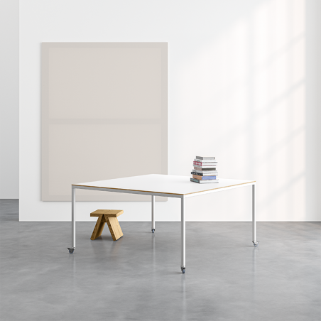 Maestro square table